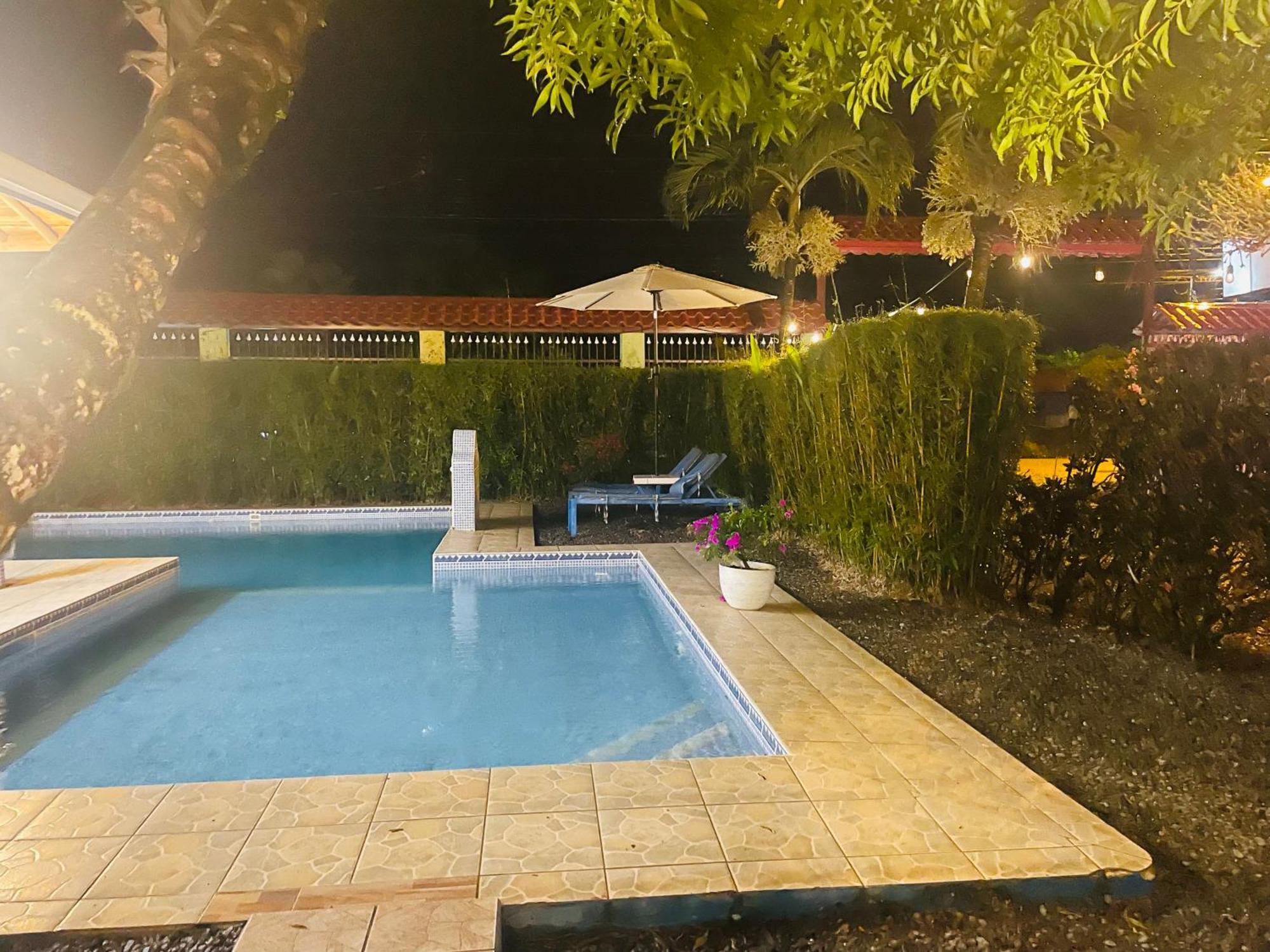 Hotel La Fiore De Bahia Увита Екстериор снимка